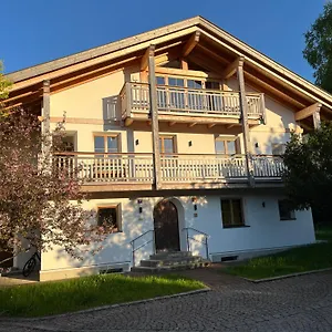 Barrierefreie 3-zi.-ferienwohnung Mit Gartenzugang In Ruhiger, Zentrumsnaher Lage Oberammergau